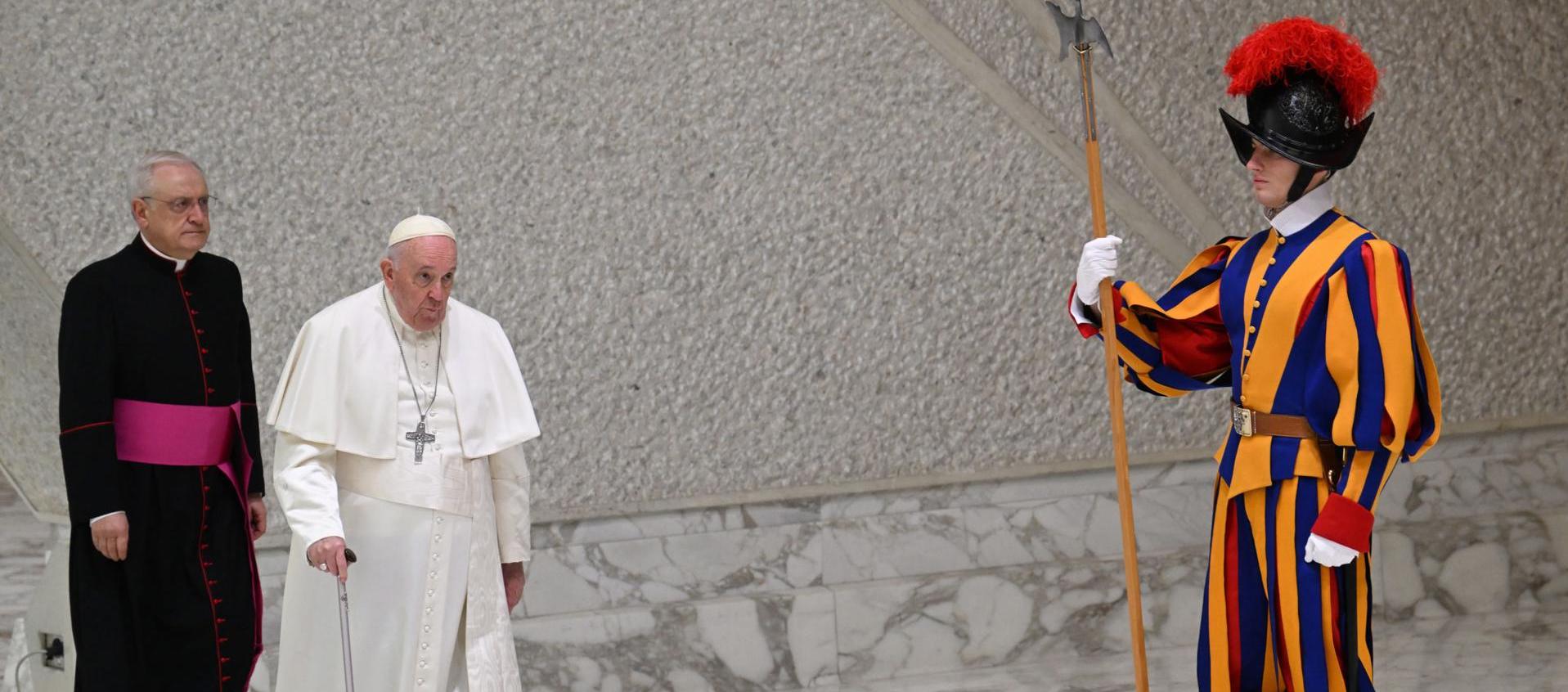 El Papa pide a brasileños que abandonen la rivalidad odiosa y trabajen juntos